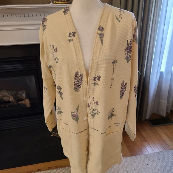 Art Unlimted Sportswear Sweaters - Art Unlimited Sportswear